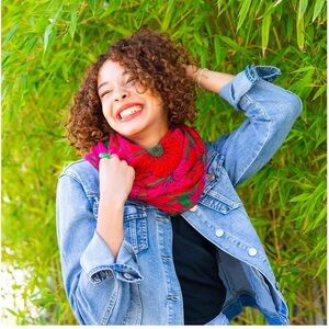 Pylones poppy scarf - new in package